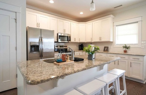 Murfreesboro Casa | NEW 3 BR 2+ BA Townhome | Sleeps 7 | Near Downtown