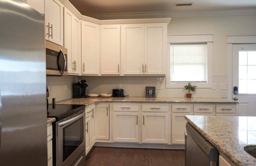 Murfreesboro Casa | NEW 3 BR 2+ BA Townhome | Sleeps 7 | Near Downtown