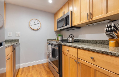 Columbus Apartamento | *NEW* 3 BR South End Duplex with A/C steps to Downtown!