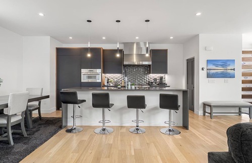 Villa Park Casa | New 3-Story Modern Home W/ Rooftop Mountain Views!