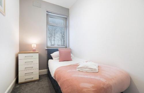 Darlington Casa | NEW! 3BR in Haughton Road