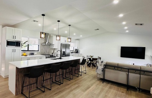 Deerfield Beach Casa | NEW 3BR Retreat w/Pool, BBQ & 10 min to the Beach.