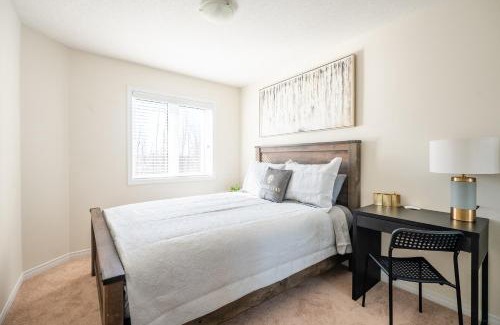 Thorold Casa | New 3BR Townhouse, Minutes to Niagara Falls and Brock University by GLOBALSTAY