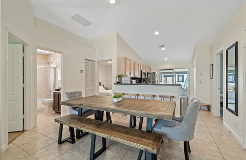 Jupiter Casa | **NEW 4/2 pool home, private backyard, close to everything.