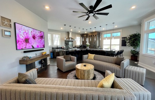 Cape May Court House Casa | New 4,500 Sq.ft. 14 Guests, 5 Bed, 5 Bath, SkyDeck, Spa, Elevator, Docks, WiFi.