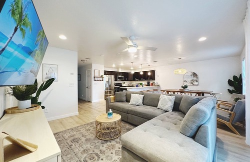 Northside Casa | *New 4 bdrm home* minutes from JAX Intl. airport!