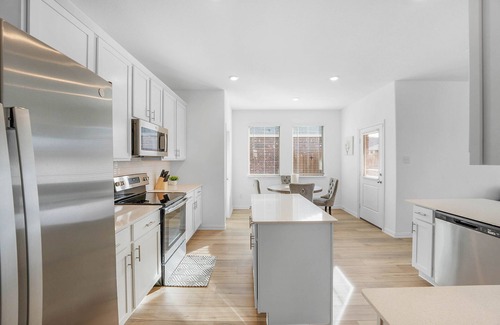 Fate Casa | New 4-bed, 2 bath, serene, stylish, amenity-rich haven for comfort and luxury.