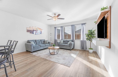Fate Casa | New 4-bed, 2 bath, serene, stylish, amenity-rich haven for comfort and luxury.