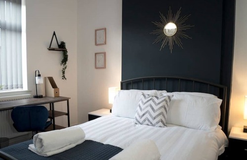 Gedling Casa | NEW 4 bed Carlton House Wi-fi Netflix