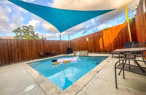 Mid-City Casa | New 4 Bed luxury house w/Private Heated Pool
