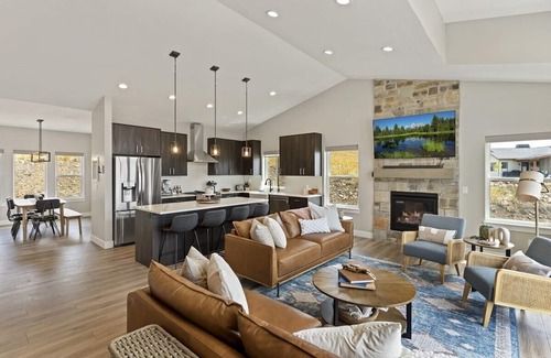 Wolf Creek Casa | New 4 bedroom Home with amazing views and private Hot Tub