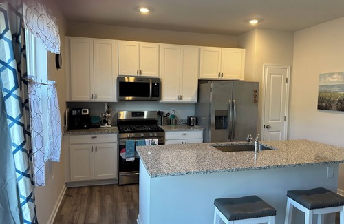 Selbyville Casa | New 4 bedroom house in Schooner Landing. Minutes to the beach. Pet friendly.