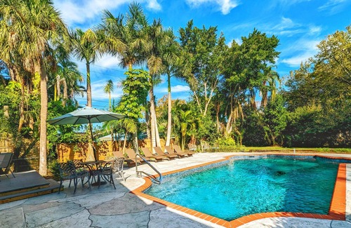 River District Casa | **NEW** 4 BR Historic Pool Home ⚓ Steps to Manatee River, close to Downtown