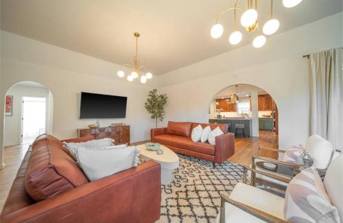 Central Oklahoma City Casa | New 4 Br, Okc, Walk 2 Ou Med, Sleeps 8, 4 King Bed