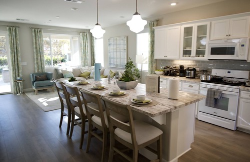 Visalia Casa | New 4B Home + Loft near Sequoia, EV