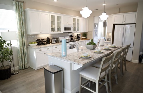 Visalia Casa | New 4B Home + Loft near Sequoia, EV