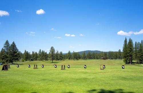 Truckee Casa | NEW 4BD Residence in the Signature Home Collection at Old Grenwood!