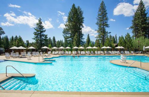 Truckee Casa | NEW 4BD Residence in the Signature Home Collection at Old Grenwood!