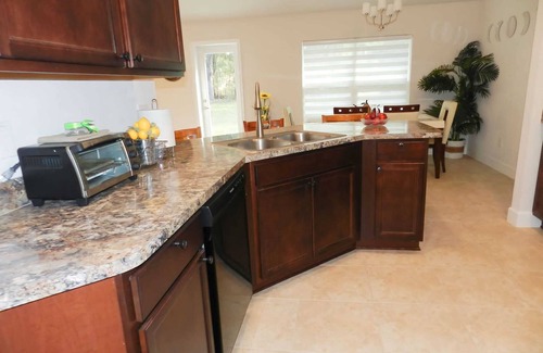 Ocala Casa | NEW 4BR Home! Wi-Fi, Garage Games & Convenient Drive to Downtown Ocala