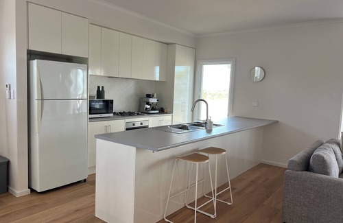 Alexandrina Casa | New 4BR house in Clayton Bay