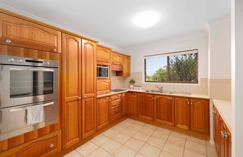 Springwood Casa | New 4BR Modern & Stylish Heritage Hideaway WiFi