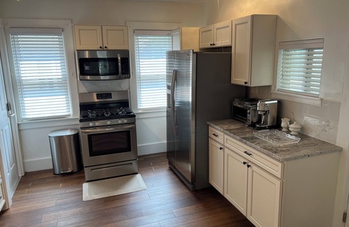 Eastside Casa | New 5 Bed 2 Bath near Syracuse University and Downtown with Plenty of Parking