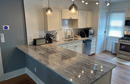 Eastside Casa | New 5 Bed 2 Bath near Syracuse University and Downtown with Plenty of Parking