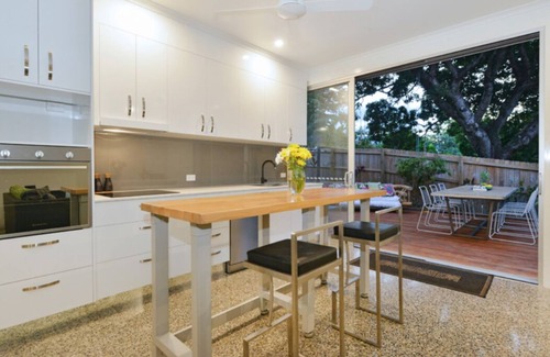 Stratford Casa | ¡Nuevo! 5 habitaciones! 2. 5 baños! Limpio y moderno
