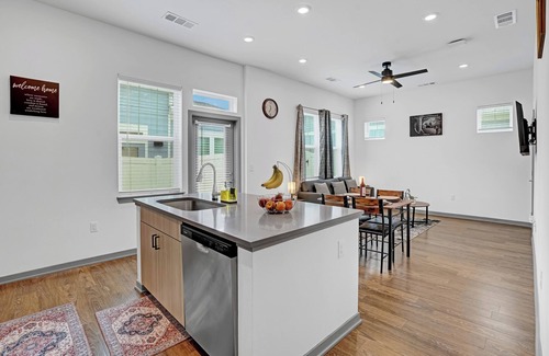 Port Saint Lucie Casa | New 5 Star home with Heated Pool/BBQ/minutes HCA Hospital/Cleveland clinic.