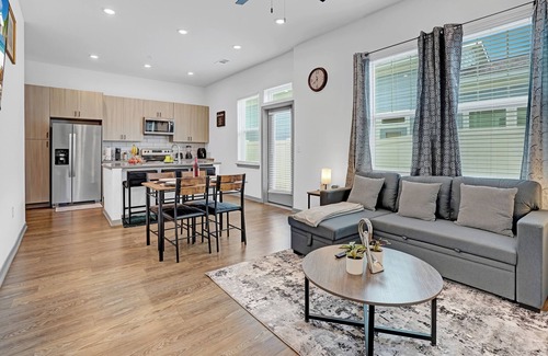 Port Saint Lucie Casa | New 5 Star home with Heated Pool/BBQ/minutes HCA Hospital/Cleveland clinic.
