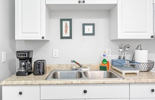 Oakford Park Apartamento | New 506 · Hidden Gem Effiency Studio! Perfect Location.