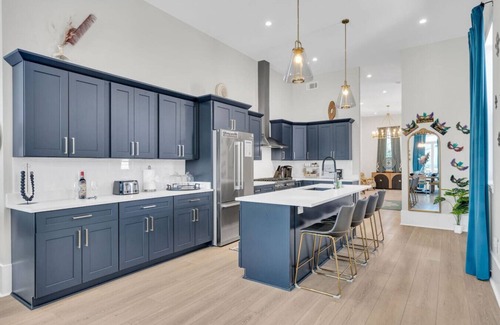 Tulane - Gravier Apartamento | New 5BR w/Pool! | Minutes to French Quarter