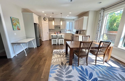 Tigard Casa | Brand New, impecable, Morden gran casa tranquila, ubicación central área de Portland