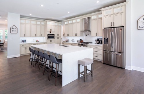 Delong Casa | NEW 6BR/6BA Home Minutes from Maxinkuckee Lake!