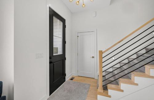 Waukee Casa | New 6BR house near Alice's Corridor amenities