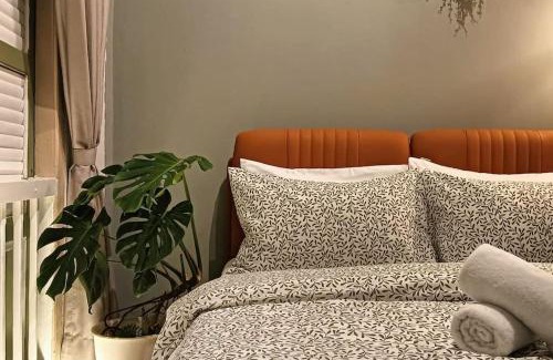 Downtown George Town Casa | New! 9 pax Georgetown Heritage Pre-war House 3BR