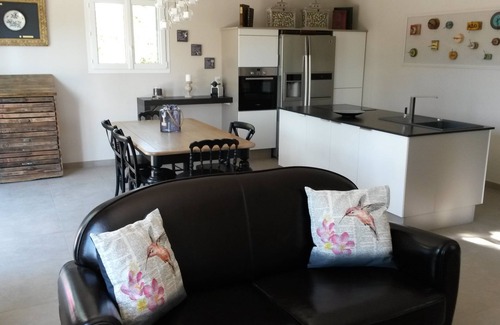 Saint-Romain-en-Viennois Casa | Nueva casa de 90m² en una zona tranquila con piscina privada, categoría 4 estrellas.