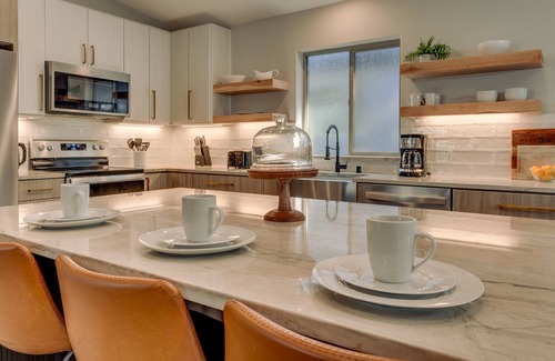 Y Area Casa | NEW! AC, Hot Tub, Grill, Newly Built, Open Floor Plan, Wifi, 6 of 6 – Emerald Bay Way