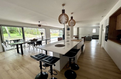 Seignosse Villa | New ad /New contemporary villa with 12x 3 pool Foret view
