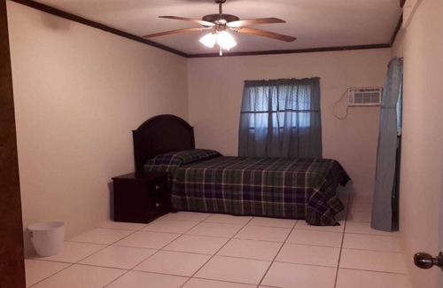 Sandy Bay Apartamento | NUEVO y asequible fantástico apartamento de 2 dormitorios a pasos de la playa en Sandy Bay