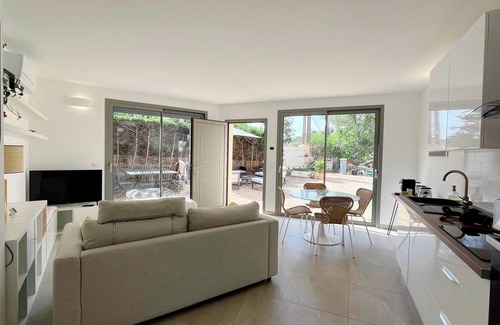 Saint-Raphael Apartamento | Piso nuevo con aire acondicionado en casa + jardín tranquilo a 500m del mar.