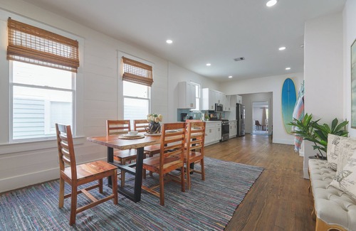 Galveston Casa | New! Amazing Downtown Location! Walk to Beach, Bars & Restaurants!