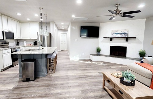 Montgomery Casa | 'New Amenities' / Large Covered Deck / Foosball / Hammock /Firepit / Lake Conroe