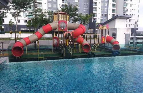 Kajang Apartamento | New and Comfy Vacation Home