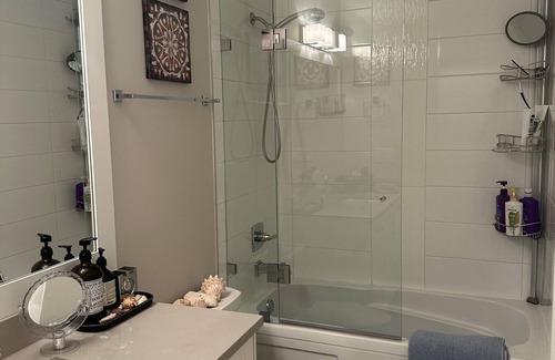 Guildford Casa | New and Cozy 2 bedrooms suite