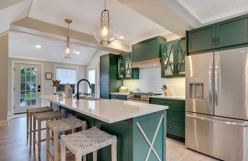 Boyne City Casa | New and Fully Remodeled | .6 miles to Downtown Boyne | Pet Friendly | Hot Tub