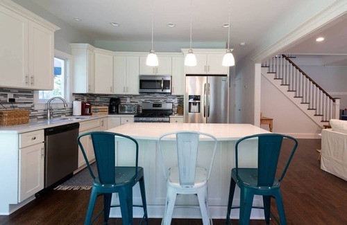 Clearwater Beach Casa | ¡Casa nueva y moderna con piscina de agua salada climatizada en comunidad privada con acceso a la playa!