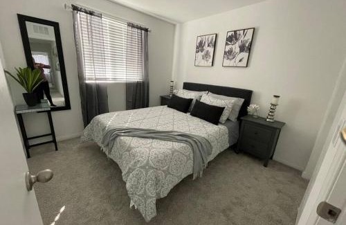 Las Vegas Casa | New,and Modern Home close to the strip