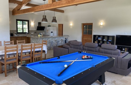 Faucon Villa | Villa nueva y moderna con piscina privada en las alturas de Falcon