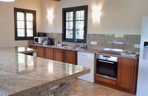 Faucon Villa | Villa nueva y moderna con piscina privada en las alturas de Falcon